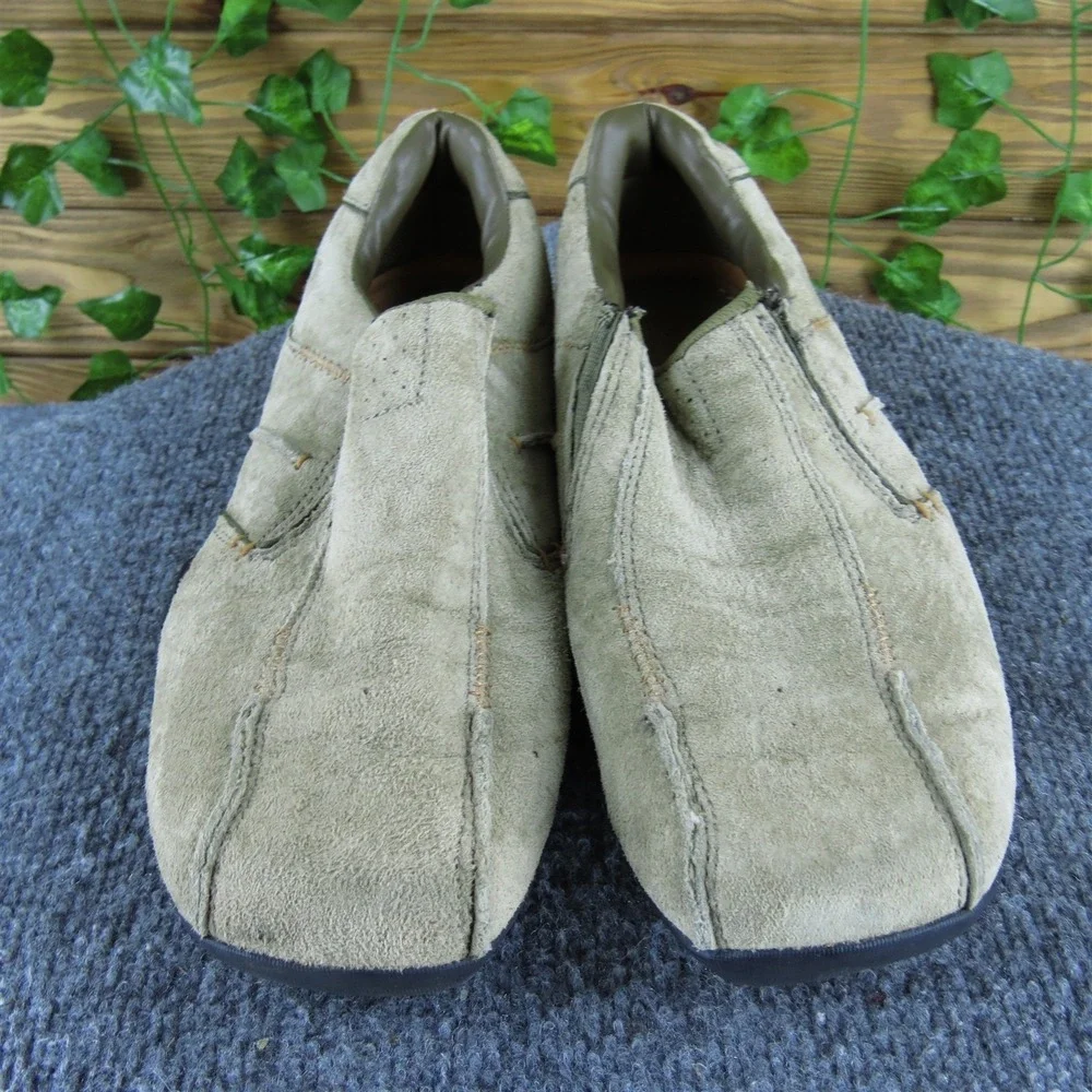 Skechers Men  Slip-On Stone‎ Suede Size 8 Medium Gently Used 2025